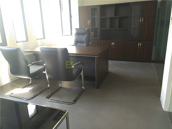 員工桌,洽談桌,實木大班臺,牛皮老板椅,屏風隔斷,高端辦公家具