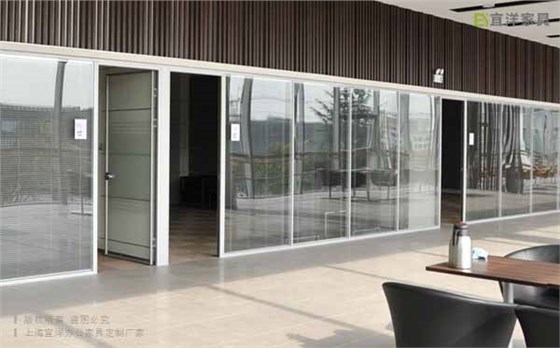 辦公大樓玻璃隔斷