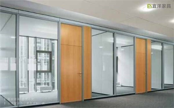 05-辦公玻璃隔斷,辦公高隔斷,辦公室隔斷.jpg
