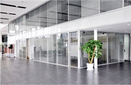 玻璃隔斷墻-移動(dòng)隔斷墻-隔斷墻設(shè)計(jì)-辦公玻璃隔斷墻