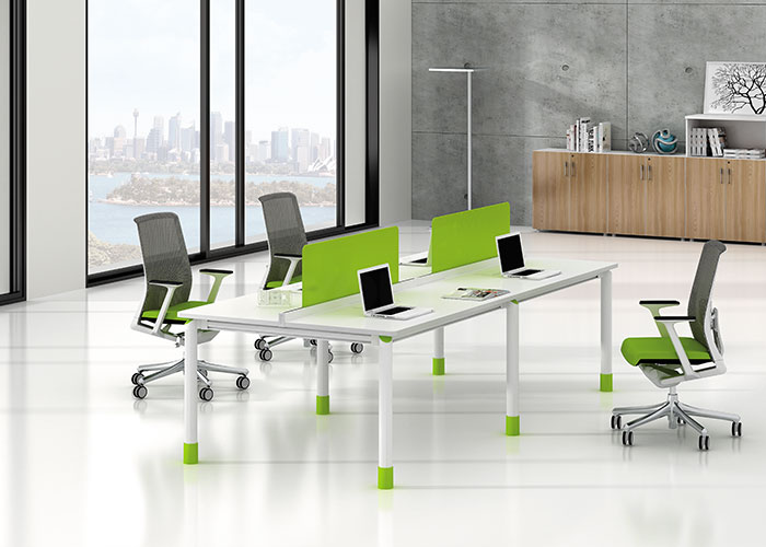 員工辦公桌
