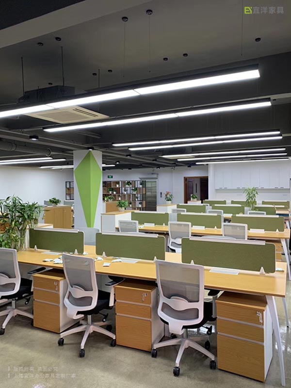 板式屏風(fēng)辦公桌,組合屏風(fēng)桌,網(wǎng)布人體工學(xué)椅 板式屏風(fēng)辦公桌,組合屏風(fēng)桌,網(wǎng)布人體工學(xué)椅