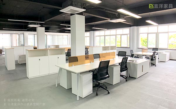 板式辦公桌,板式文件柜,網(wǎng)布辦公椅