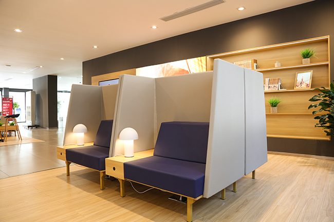 休閑區(qū)：沙發(fā)椅